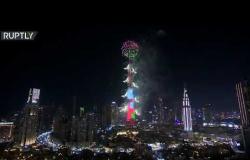 برج خليفة يبهر العالم باحتفالات العام الجديد