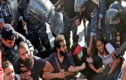 بالفيديو : لبنان.. الحراك يتواصل ومحتجون يقطعون الرينغ بالاتجاهين