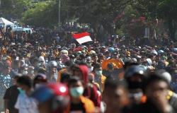 آلاف العمال في إندونيسيا يتظاهرون اعتراضاً على تعديلات قانون العمل