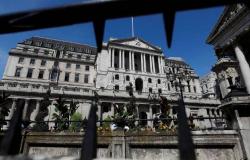 بنك إنجلترا يثبت الفائدة ويخفض توقعات النمو الاقتصادي