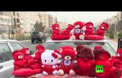 أجواء عيد الحب تعمّ طهران رغم انتقادات المحافظين