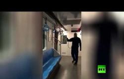 تعقيم قطارات "المترو" في مدينة أصفهان الإيرانية