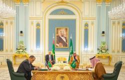 خادم الحرمين الشريفين والرئيس الموريتاني يشهدان توقيع 4 اتفاقيات ومذكرات تفاهم