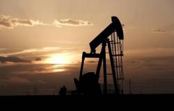 أسعار النفط تتهاوى 22% مع مخاوف حرب الأسعار وكورونا