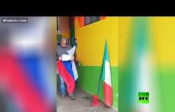 إيطالي يشكر روسيا وبوتين يعبر عن امتنانه بطريقته