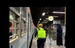 رئيس محطة مترو الشهداء :"لا يوجد تزاحم ونعمل حتى ميعاد الحظر "