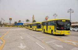 بالصور.. السعودية تستخدم مركبات وزارة التعليم لنقل المواطنين العائدين من الخارج
