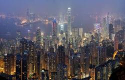 "فيتش" تخفض تصنيف هونج كونج بفعل صدمة كورونا