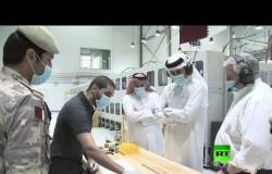 أمير قطر يطلع على أجهزة التنفس الصناعي في مركز البحوث