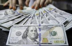 صعود هامشي للدولار عالمياً مع زيادة التوترات بين واشنطن وبكين