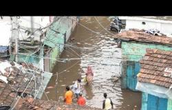 إعصار يغمر شوارع وبيوت مدينة هندية!