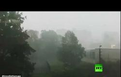 عاصفة قوية تضرب سان بطرسبورغ الروسية