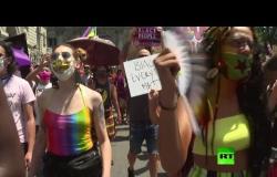 فيديو اخر لمسيرة المثليين في شيكاغو