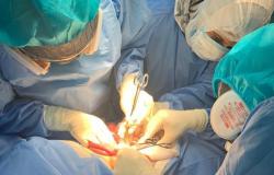 إجراء جراحة استكشافية لطفل مصاب بفيروس كورونا في بني سويف