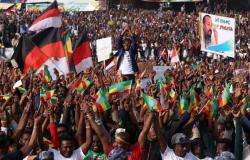 بعد الاحتجاجات وزي "آبي" العسكري.. موقع أمريكي: إثيوبيا في مفترق طرق