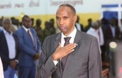 البرلمان الصومالي يطيح برئيس الحكومة بسبب إخفاقاته الأمنية