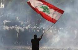اللبنانيون يدعون لانتفاضة تطيح بزعمائهم السياسيين