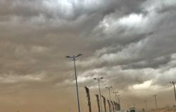 مدني جازان يحذر من التقلبات الجوية: ابتعدوا عن مجاري السيول