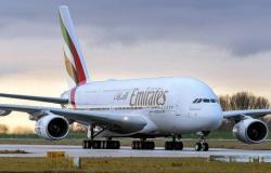 طيران الإمارات تعلن استئناف رحلاتها إلى عمان