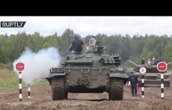 الدائرة العسكرية الوسطى في الجيش الروسي تستعرض "دبابات طائرة" في عيد قوات الدبابات