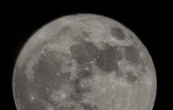 اقتران بين القمر وكوكبي المريخ والزهرة خلال أكتوبر الجاري