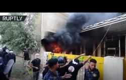 مشاهد جديدة لإحراق مقر الحزب الديمقراطي الكردستاني وسط بغداد