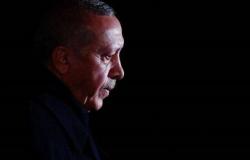 أصبح يقتات على إشعالها.. هل تطيل الأزمات الخارجية بقاء "أردوغان" في الحكم؟