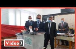 محافظ الإسكندرية يدلى بصوته فى الانتخابات البرلمانية
