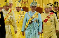 ملك ماليزيا يرفض إخضاع البلاد لحالة الطوارئ