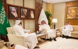خلال لقائه "آل الشيخ ".. سفير الإمارات بالرياض يشيد بتجربة السعودية في التعليم عن بُعد