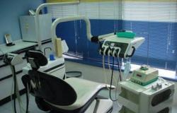 "سبق" تكشف تفاصيل لقاء أطباء الأسنان العاطلين بمسؤول في وزارة الصحة