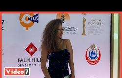 ندي أكرم شبيهة ميرنا المهندس في ختام مهرجان القاهرة السينمائى