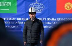 رئيس قيرغيزيا يشيد بدور الندوة العالمية للشباب الإسلامي في بلاده