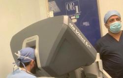 مستشفى عسير المركزي ينجح في إجراء عمليتين نوعيتين باستخدام "الروبوت"