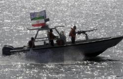 إيرانيون غاضبون يهاجمون مركزًا لخفر السواحل جنوب البلاد