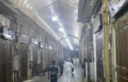 بلدية جدة التاريخية تغلق سوقاً شعبيّاً لم يلتزم بالتباعد الجسدي