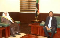 رئيس وزراء السودان يبحث المشروعات المشتركة مع سفير خادم الحرمين
