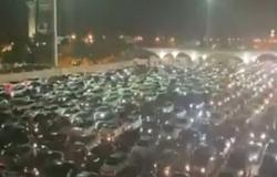 بعد الزحام.. لقطات تليفزيونية تُظهر ضعف حركة المسافرين عبر جسر الملك فهد
