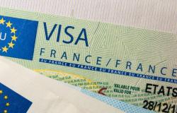 فرنسا تستأنف إصدار التأشيرات من السعودية.. والحدود ما زالت مغلقة