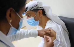دبي تبدأ في تطعيم من تتراوح أعمارهم بين 12 و15 عامًا بلقاح "فايزر"