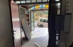 الاحتلال يغلق مؤسسة صحية في رام الله بعد اقتحامها وإتلاف محتوياتها