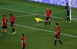 يورو 2020: لاروخا يتفنن في إضاعة الفرص مع أول تعادل سلبي في البطولة