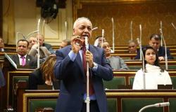 مصطفى بكري يوضح ما حدث فى البرلمان بشأن «ضرائب المهن الحرة»