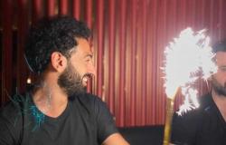 محمد صلاح يحتفل بعيد ميلاده بتحطيم «طبق» على رأس لاعب المقاولون (فيديو)