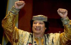 استقبال رسمي لطائرة القذافي في طرابلس.. رئيس الحكومة: جزء من ثروة ليبيا عادت إلينا