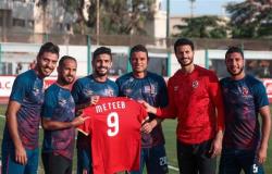 لاعبو الأهلي يدعمون عماد متعب من التتش