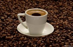 أوقف هذه العادة فورا.. دراسة تكشف مخاطر شرب القهوة قبل الفطور