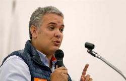 رئيس كولومبيا ينجو من محاولة اغتيال بعد استهداف طائرته بـ 6 رصاصات (تفاصيل)