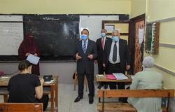 محافظ الإسكندرية ووكيل التعليم يتفقدان لجان الثانوية العامة في أول أيام الامتحانات (صور)