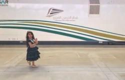 "الخطوط الحديدية" تحقق حماس طفلة نشر والدها مقطعًا لها وهي تركض لرؤية "قطار الحرمين"
